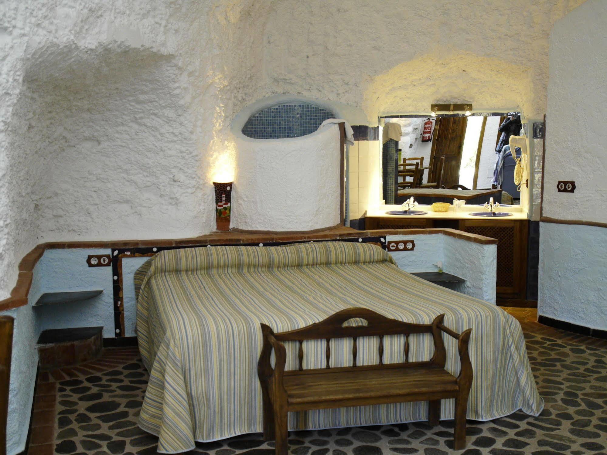 Cuevas Del Zenete Apartment Alcudia de Guadix Room photo